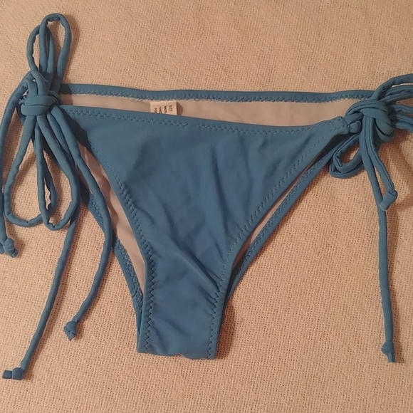 NWOT Blue String Bikini - Picture 2 of 8